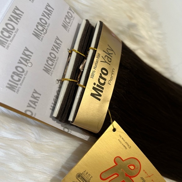 Micro Yaki #4 Brown 100% Human Hair Extensions in straight hair - Picture 5 of 6